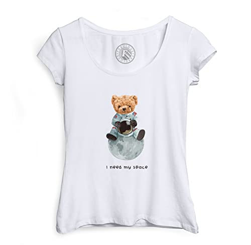 T-Shirt mit weitem Kragen für Damen I Need My Space Handgemachte Illustration Stil Tier Bär Astronaut Malerei von Fabulous