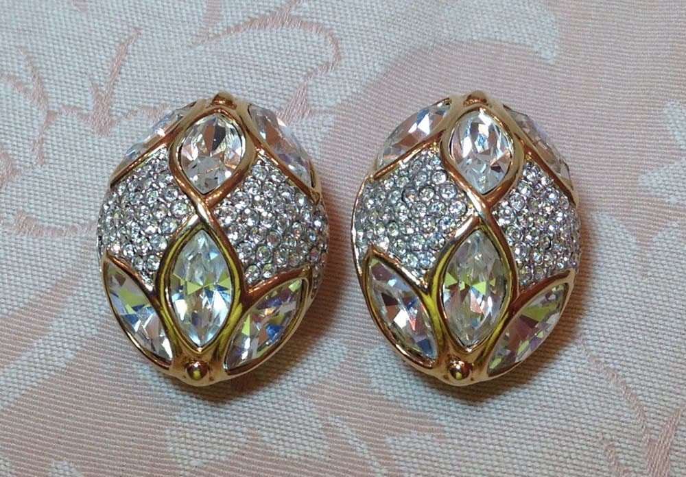 Swarovski Kristall Ohrringe Clip Auf Unsignierte Ostereier Geformt Swarovski Kristall Ohrringe Clip Auf Unsignierte Ostereier Geformt von FabulousAssets