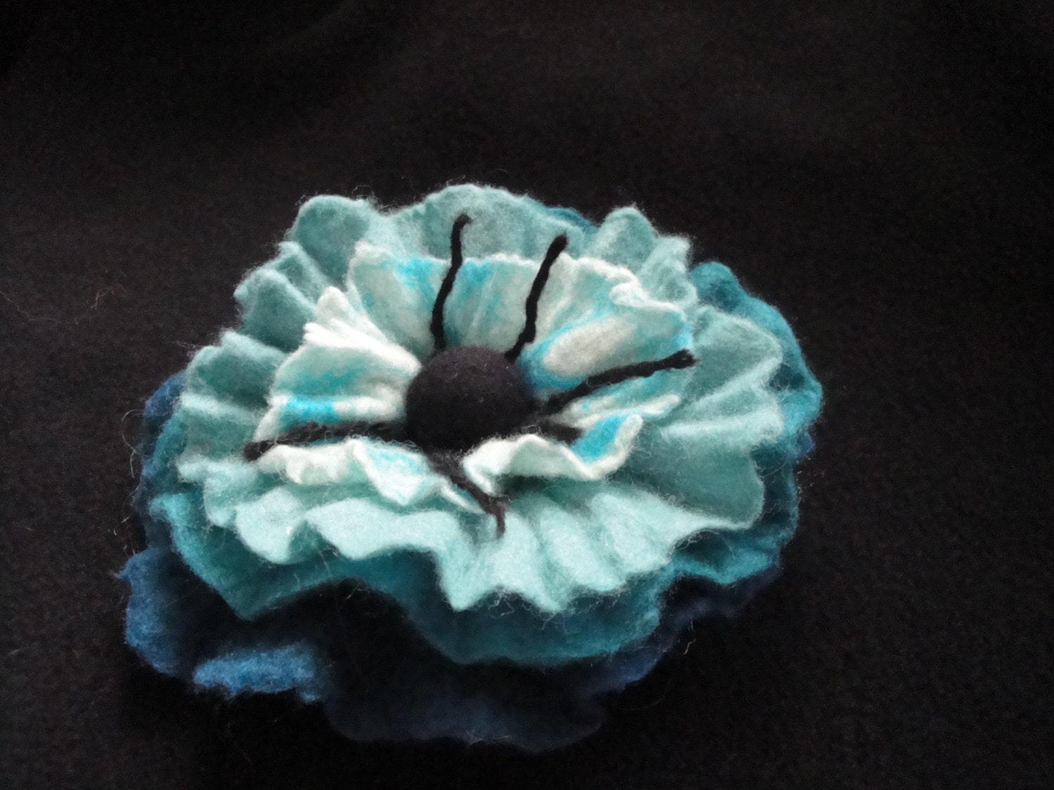 Ooak Nass Gefilzte Brosche in Türkis Und Blaugrün Farben Aus 100 % Merino-Wolle Gefertigt Ooak Nass Gefilzte Brosche in Türkis Und Blaugrün Farben Aus 100 % Merino-Wolle Gefertigt von FabulousFiberworks