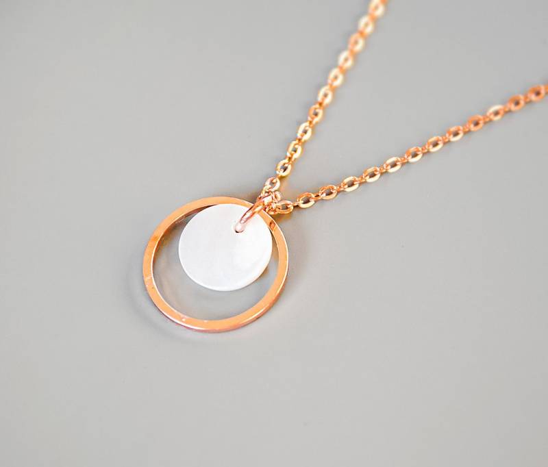 Circle - Filigrane Kreis Kette Mit Perlmutt Rose Goldfarben Boho Layer Layering Münz Plättchen Edelstahl Oder 925Er Silber von FabulousFunkys