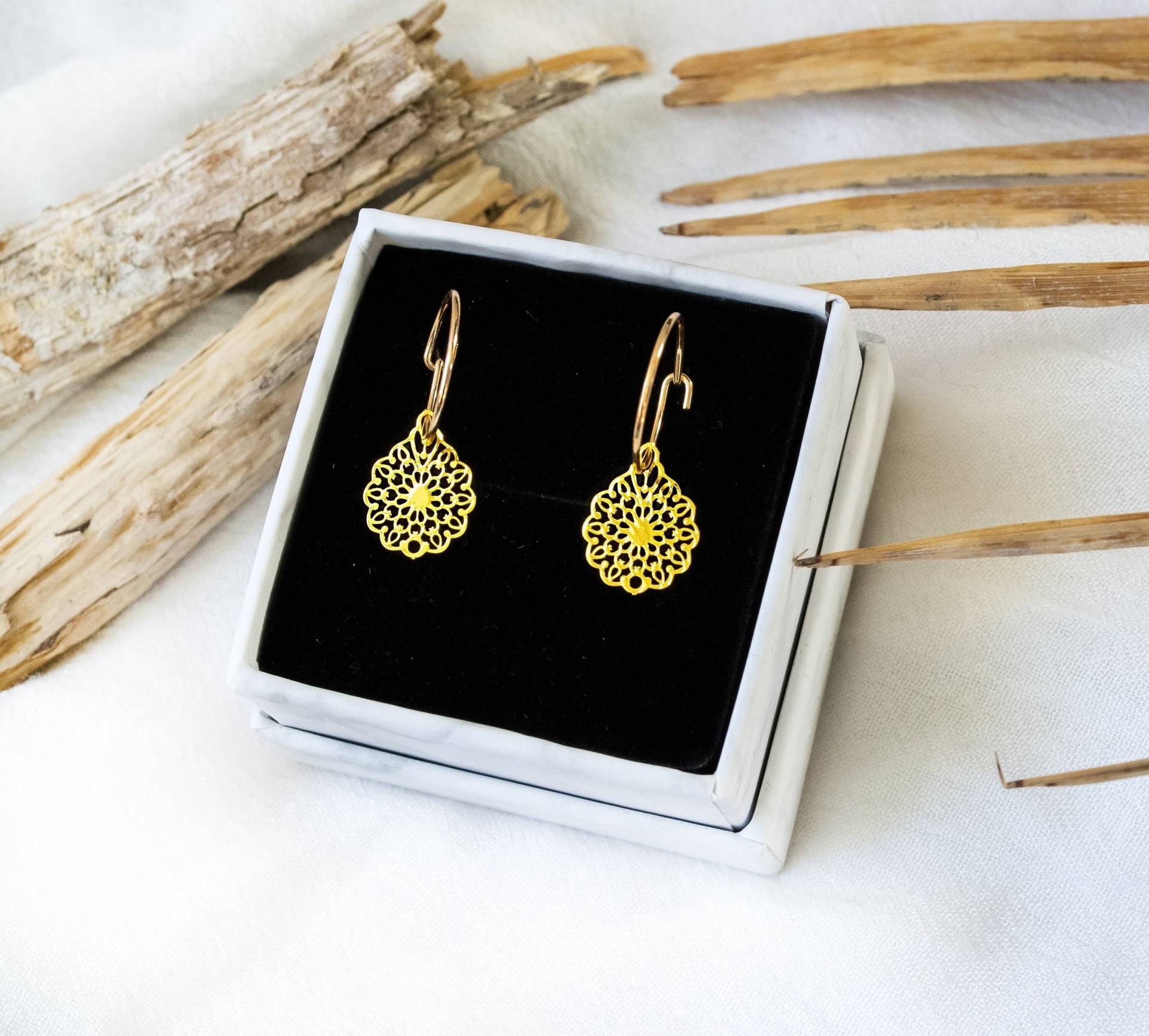 Filigrane Creolen Mit Mandala Anhängern - Silberfarben/Goldfarben Rose Leichte Ohrringe Boho Scheiben von FabulousFunkys