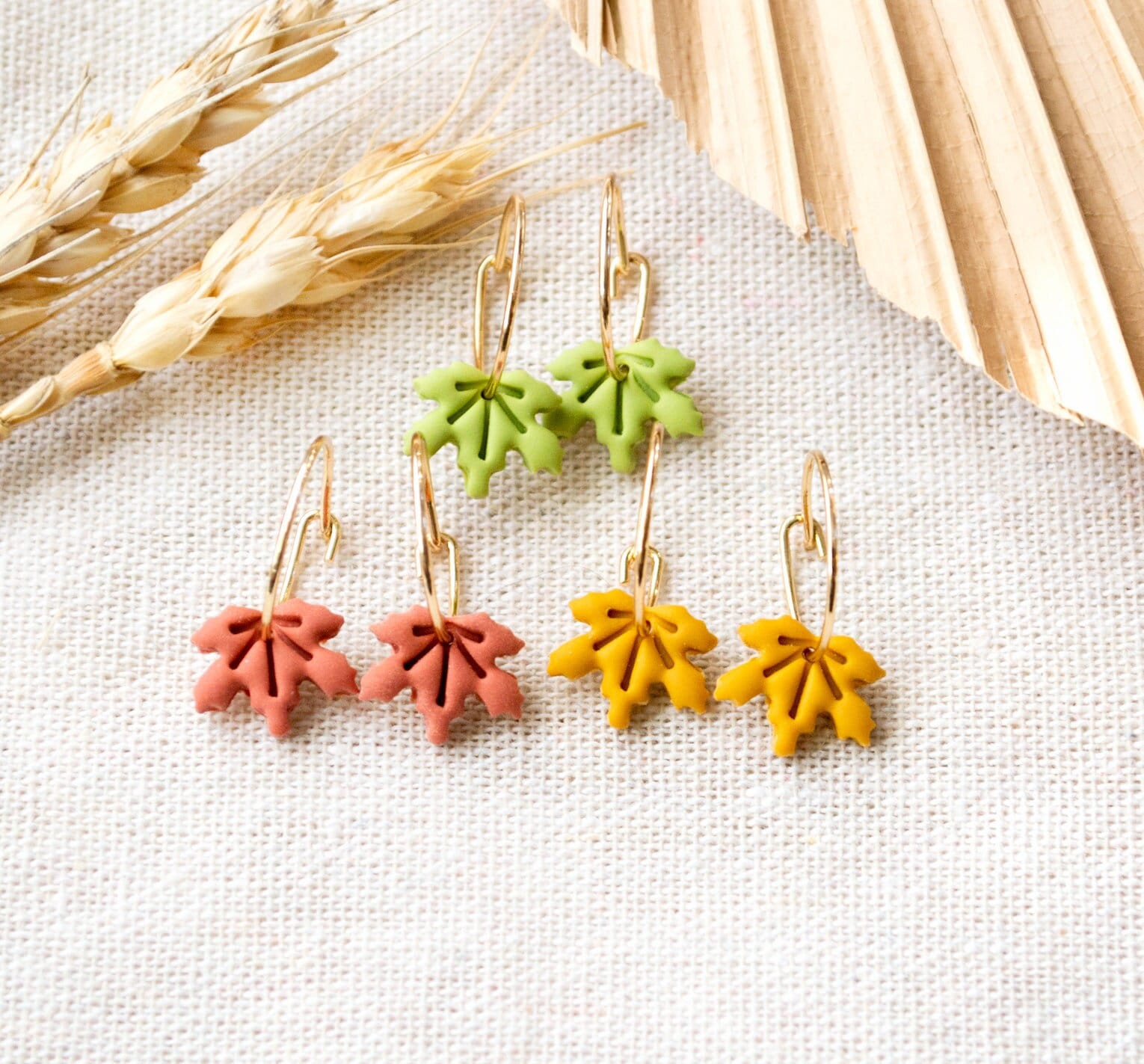 Herbstblätter Creolen - Goldfarben Ahorn Hoops Kreolen Herbst von FabulousFunkys