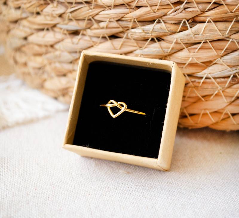 Herz Ring Verstellbar Valentinstag - Love Edelstahl Geschenk Damen Knotenring Muttertag von FabulousFunkys