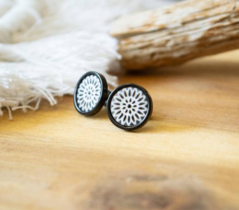 Ohrstecker - Mandala Bohemian Weiß Schwarz Edelstahl Ohrstecker - Mandala Bohemian Weiß Schwarz Edelstahl von FabulousFunkys