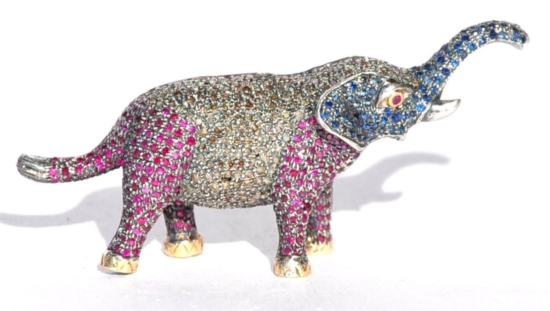 Handgemachte Vintage 14Kt Gold Und Silber Blaue Saphir Rubin Diamant Elefanten Brosche von FabulousJewelsInc
