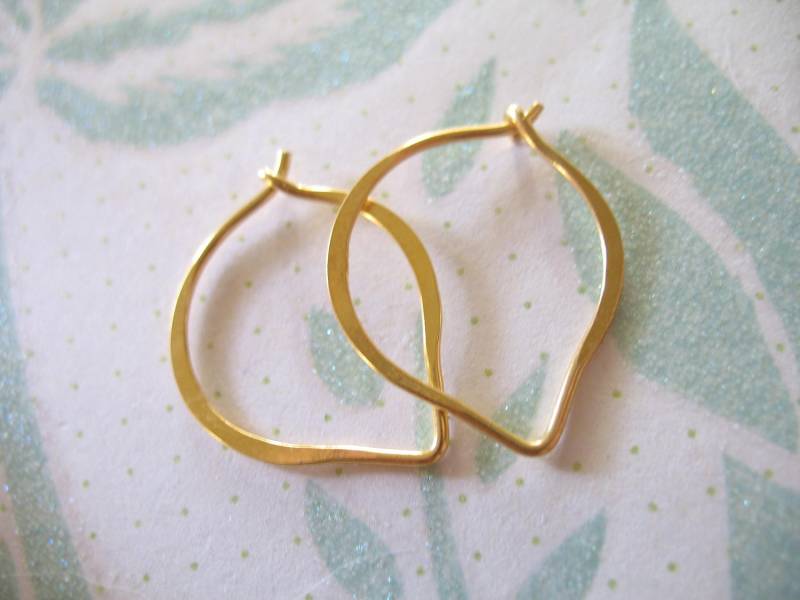 24K Gold Vermeil Lotus Creolen, Artisan Ohrhaken | 22 X 20 Mm von FabulousRocks