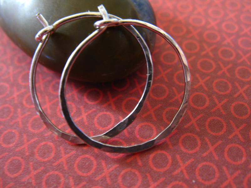 1-10 Paare, Sterling Silber Oder Gold Vermeil Hoops Ohrringe Ohrhaken Ohrhaken, Kleine Gehämmerte Creolen 25 Mm/Ihs.h V2 Bh Solo von FabulousRocks