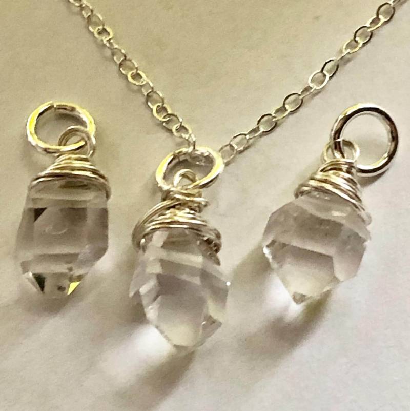 Draht Gewickelt Herkimer Diamant Anhänger Roher Bergkristall Anhänger von FabulousRocks