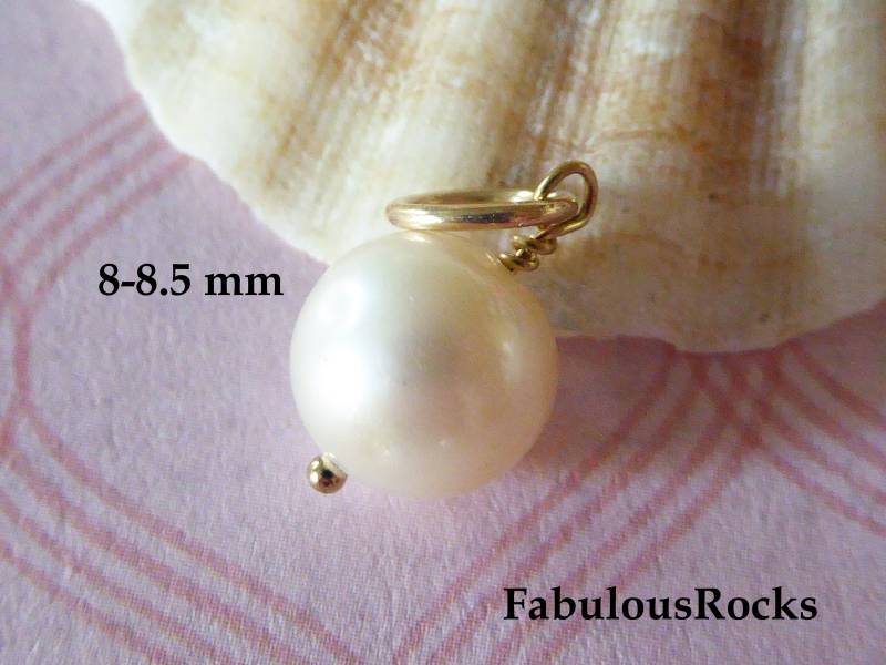 Weiße Perle Anhänger 8-8.5 Mm Solitaire Charm, Juni Birthstone von FabulousRocks