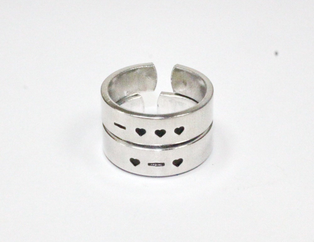 Morse-Code Liebe Ersten Ring, Secret Erste Nachricht Personalisierte Handstamped Aluminium-Ring Morse-Code Liebe Ersten Ring, Secret Erste Nachricht Personalisierte Handstamped Aluminium-Ring von FabulousStamping