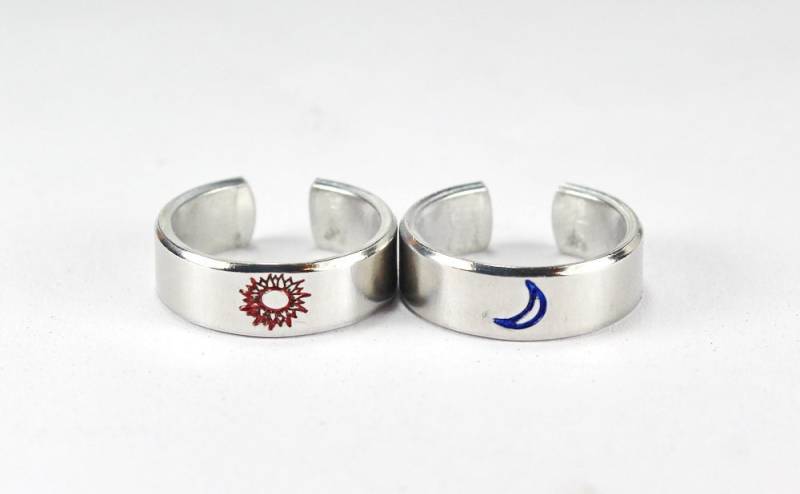 Rote Sonne Und Blau Erdring Set, Einfache Paare Ringe, Freundschaft Geschenkringe, Benutzerdefinierte Hand Gestempelt Aluminium Ring S-6-1 von FabulousStamping