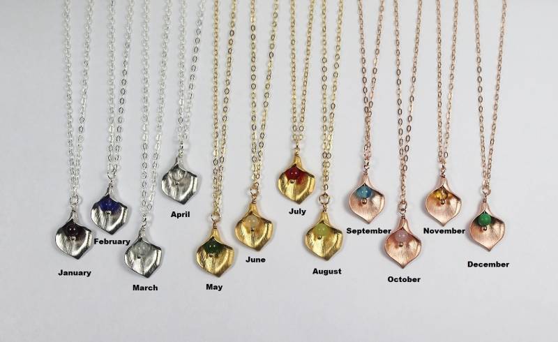 Calla Lilie Geburtsstein Halskette, Blume Mit Persönlichem Flowercore, Erste Frau Mutter Tochter Schwestern Schmuck von FabulousWire