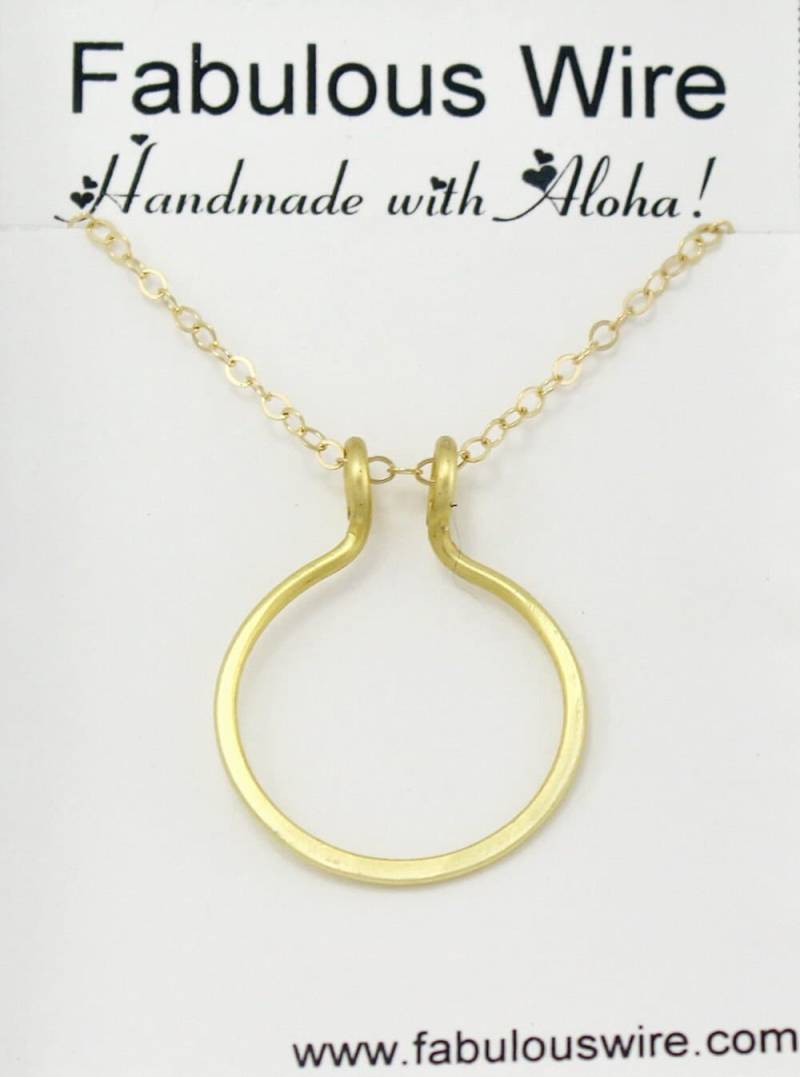 Gold Draht Kreis Halskette, Eternity Liebe Good Luck Karma Geometrie Runde Halskette von FabulousWire