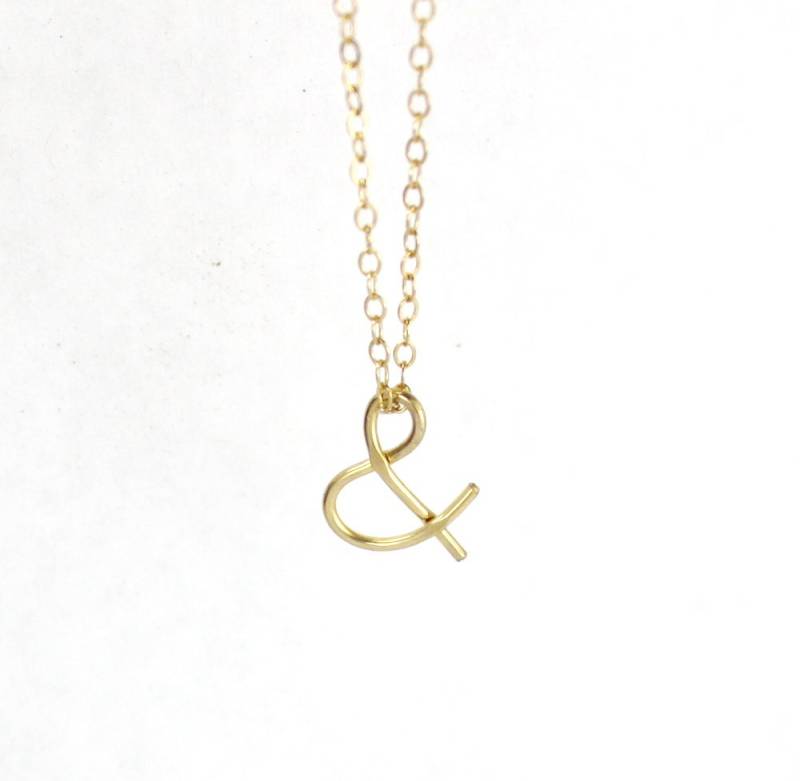 Gold Filled Draht Ampersand Halskette, Und Zeichen Schmuck, Etui Bedeutet Du Ich, Liebe Freundschaft von FabulousWire