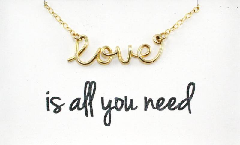Gold Liebe Halskette - Schrift Wort Halskette, 14K Filled Wire, Liebhaber Schmuck von FabulousWire