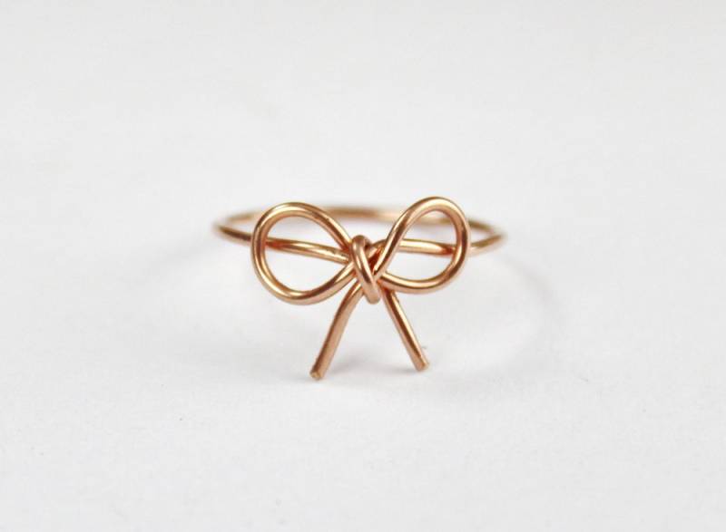 Rose Gold Fliege Ring, Liebe Und Freundschaft Schleife Vergissmein Knoten Schmuck von FabulousWire