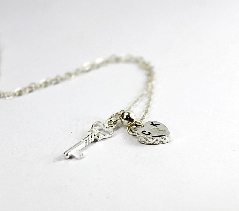 Schlüssel Und Herz Initialen Halskette, "You Are The Only Key To My Heart" Personalisierte Liebeskette, Schmuck Y062 von FabulousWire