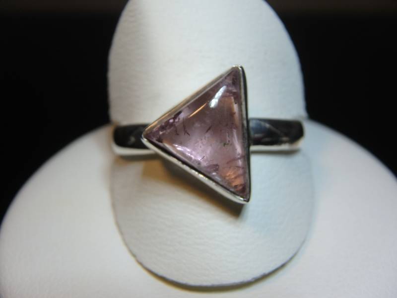 Turmalin Dreieck Cabocbon Silber Ring von FacetCutterDesigns