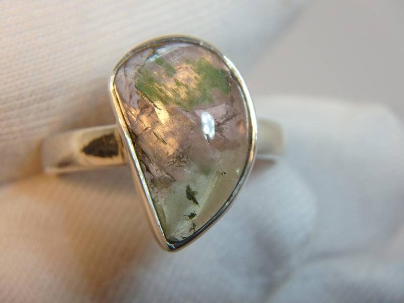 Turmalin Halbmond Cabochon Ring Silber von FacetCutterDesigns