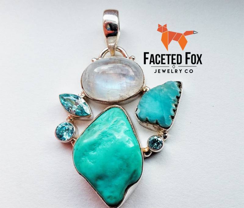 Grobe, Larimar, Blauer Topas, Mondstein & Larimar Slice-Silberanhänger Grobe, Larimar, Blauer Topas, Mondstein & Larimar Slice-Silberanhänger von FacetedFox