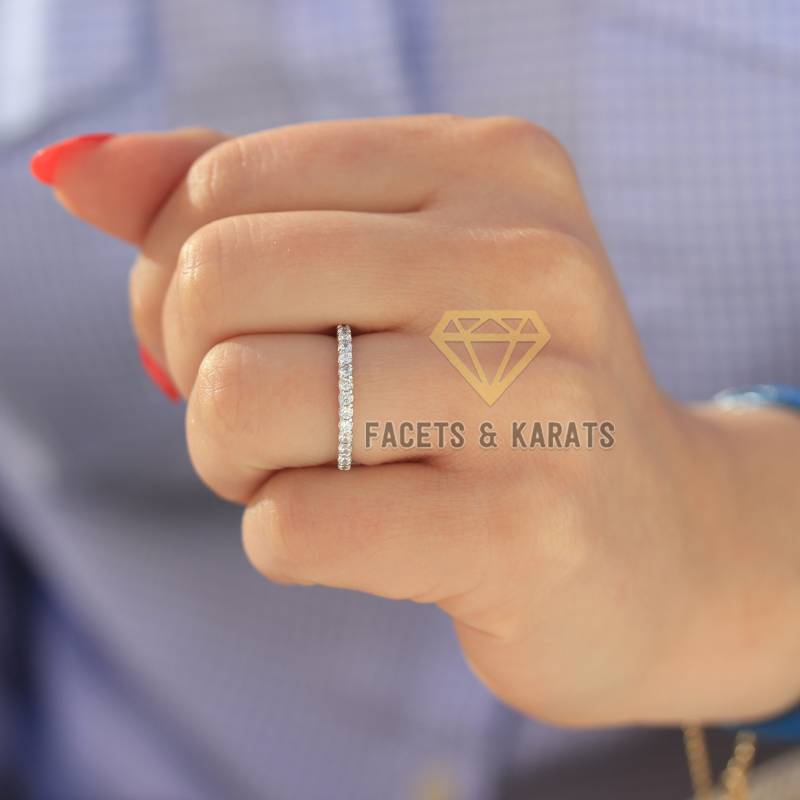 18K Weißgold Damen Ehering, Halbe Eternity Prong Set Simulierte Diamant Band, 1, 8 Mm Rund Brilliantschliff Von Facets Und Karats Auf Etsy von FacetsandKarats