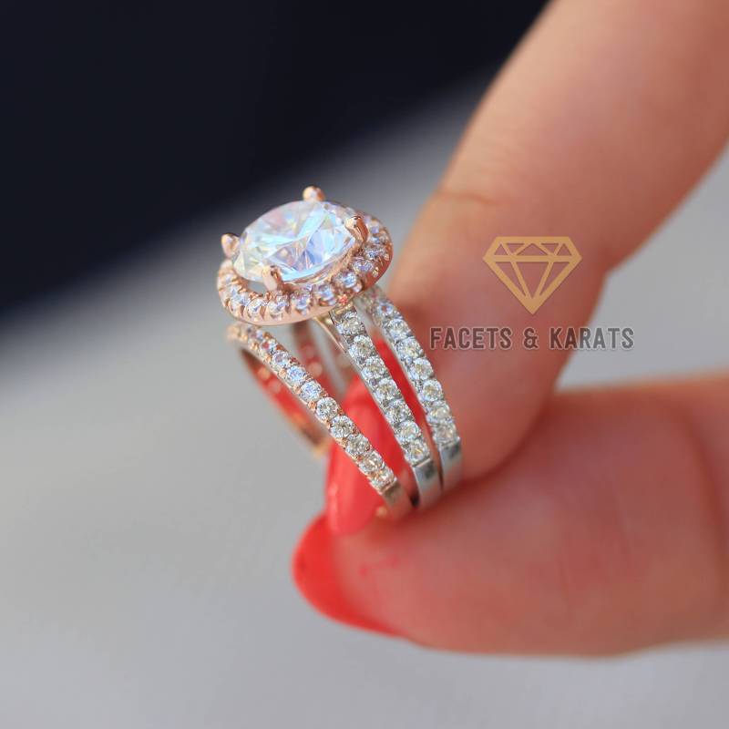 5 Karat Zweifarbiger Ehering Set 3 Ringe Verlobungsring Mit Eheringen Roségold Weißgold Halo Brautring By Facets & Karats von FacetsandKarats