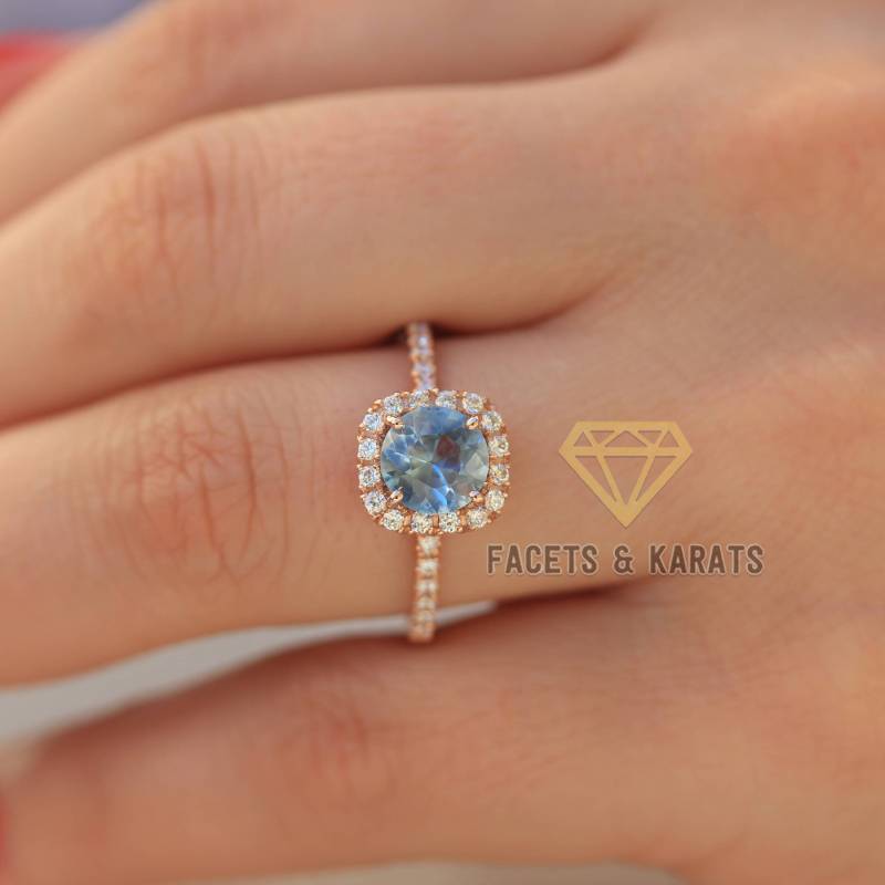 Aquamarin Verlobungsring in 14K Rose Gold Kissen Halo Mit Rundschliff Edelstein Hochzeit Versprechen Ring Auf Etsy Von Facets Und Karats von FacetsandKarats