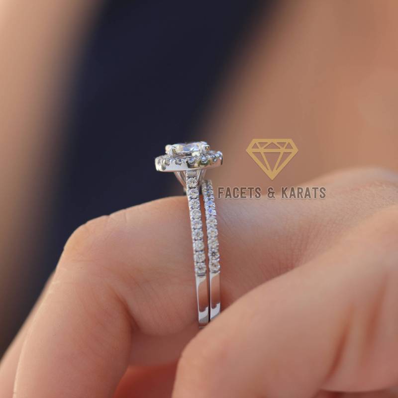 Platin Ehering 2.5 Ctw Halo Verlobungsring Mit Passendem Braut Set Diamanten Von Facets & Karats von FacetsandKarats