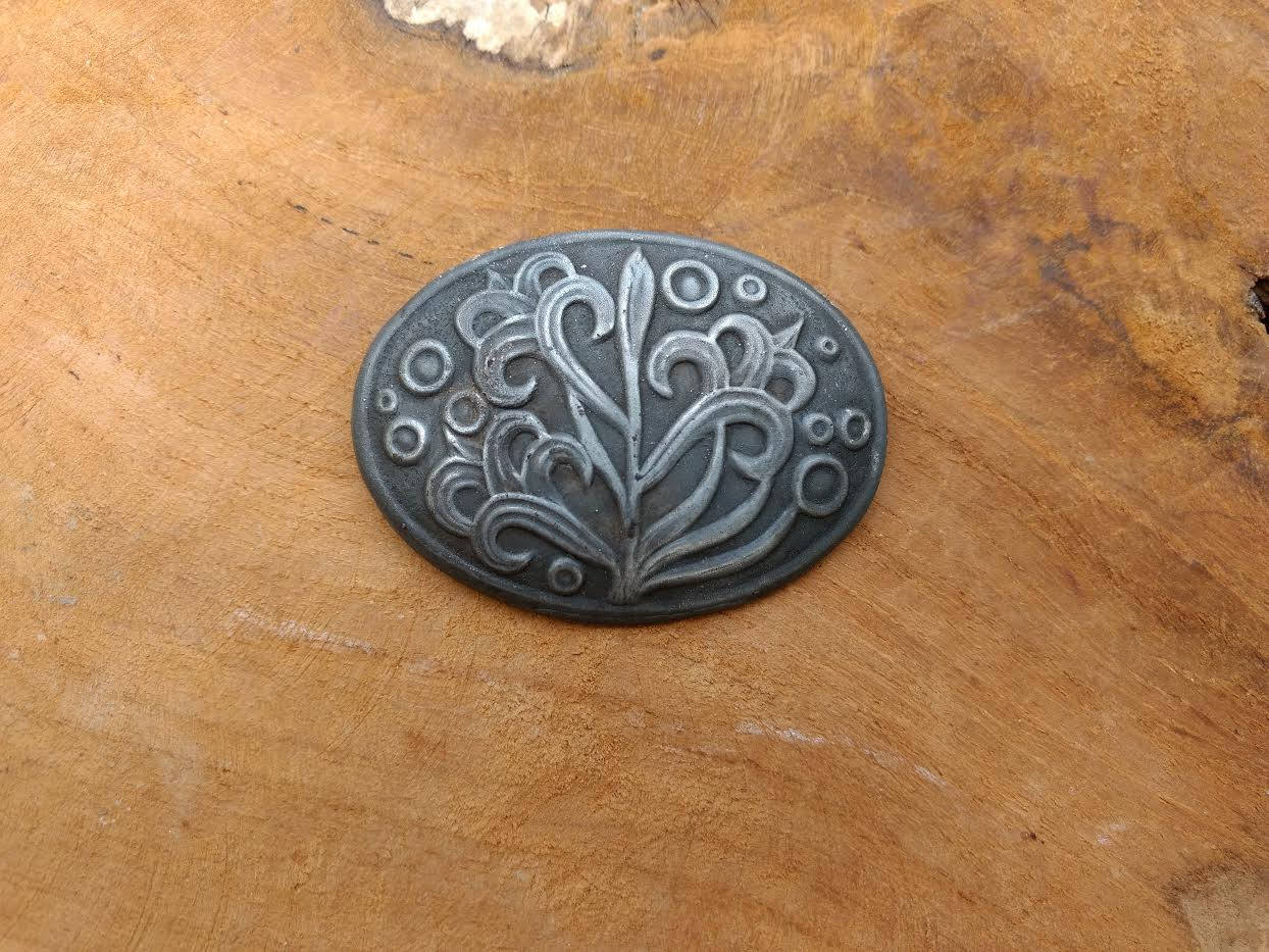 Antike Jugendstil-Brosche - Oval Silbermetall 1910 Zinn von Factory23