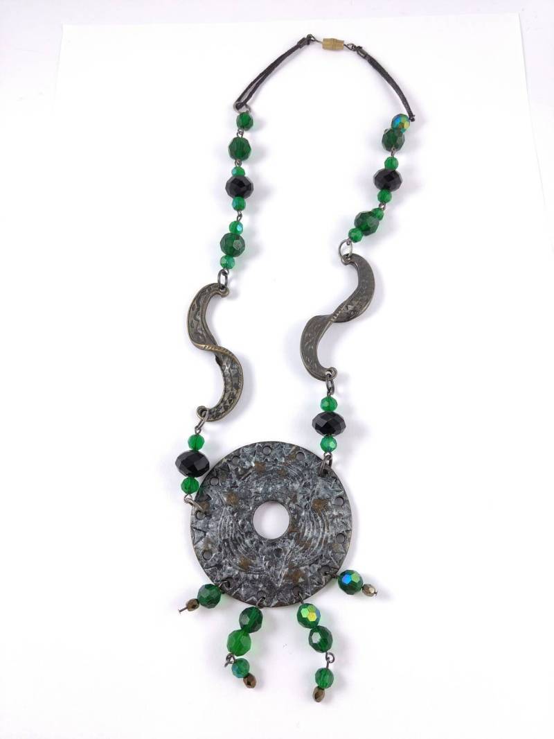 Boho Halskette - Grüne Perlen Bronze Metall Auffällig Groß Vintage Schmuck von Factory23