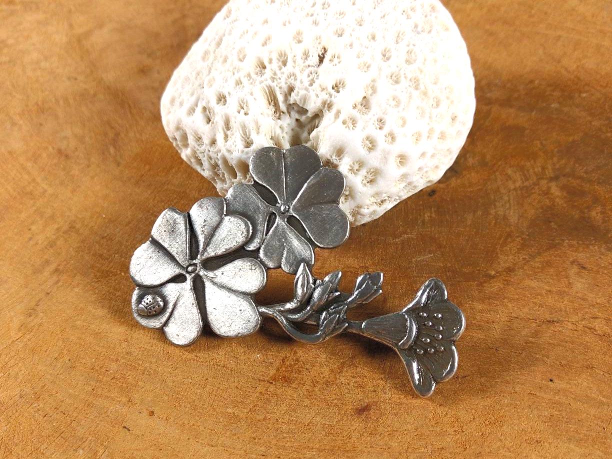 Retro Blumenbrosche - Silbernes Metall Marienkäfer Natur Vintage Schmuck Garten von Factory23