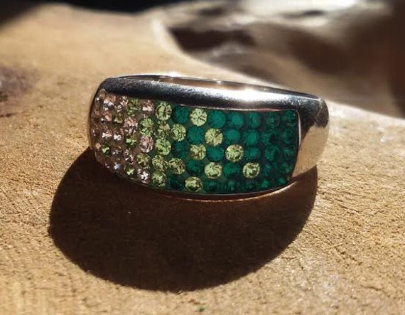 Silberring - 925 Breiter Bandring Größe 19 Mm Silber Kristallgrüne Und Weiße Steine von Factory23