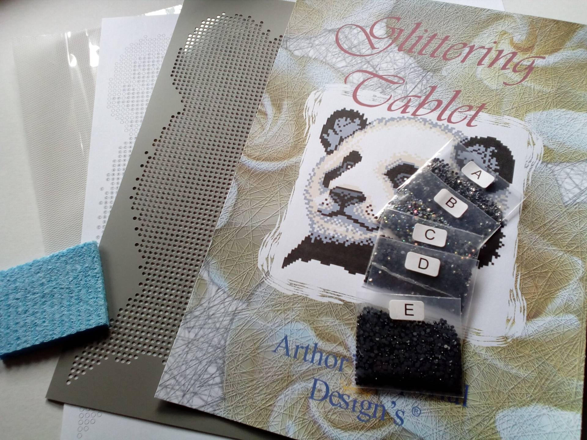 Glittering Tablet Bügelbild Panda 28 X cm Glittering Tablet Bügelbild Panda 28 X cm von FactoryofAiD