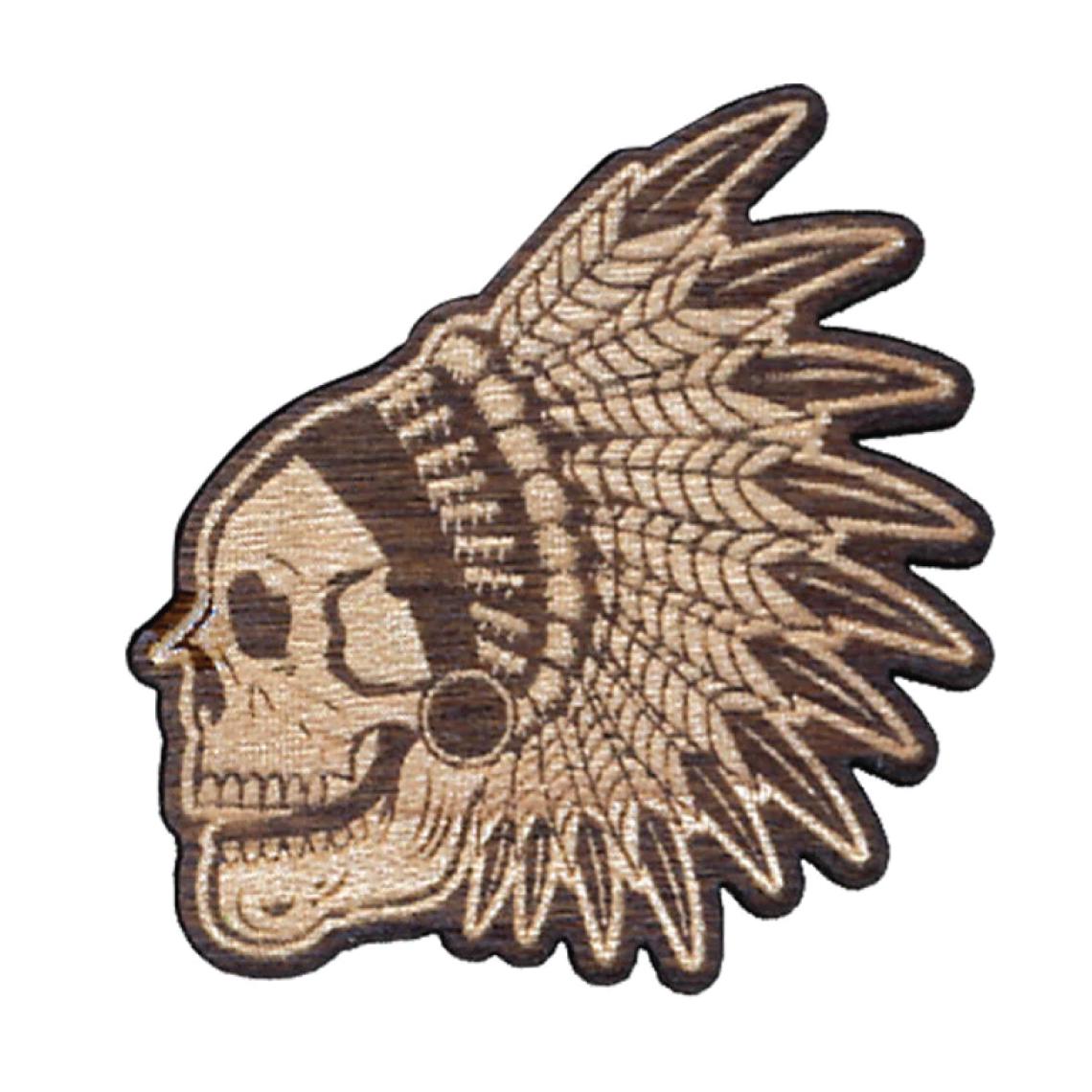 Häuptling Totenkopf Laser Cut Anstecknadel von FadeHurricaneDesign