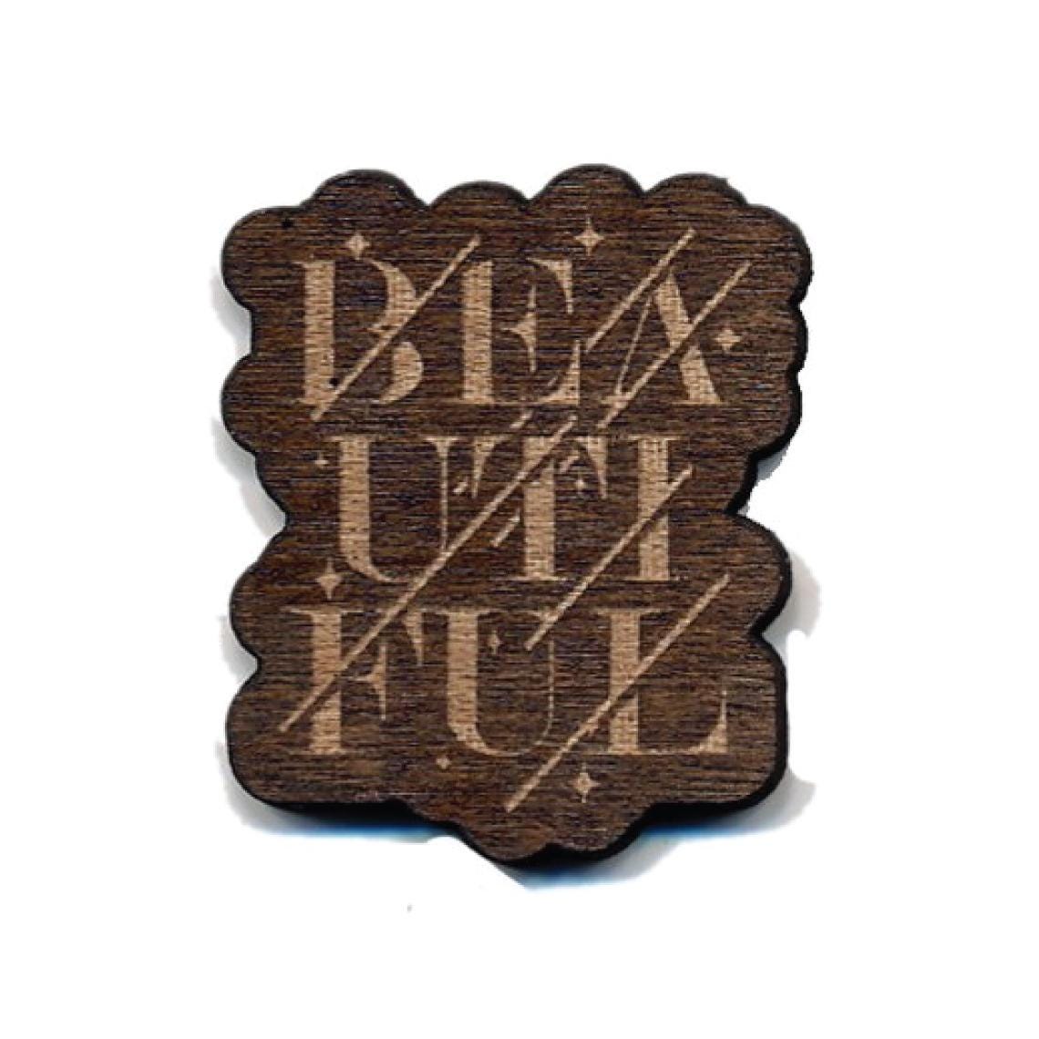 Wunderschöne Laser Cut Anstecknadel Wunderschöne Laser Cut Anstecknadel von FadeHurricaneDesign