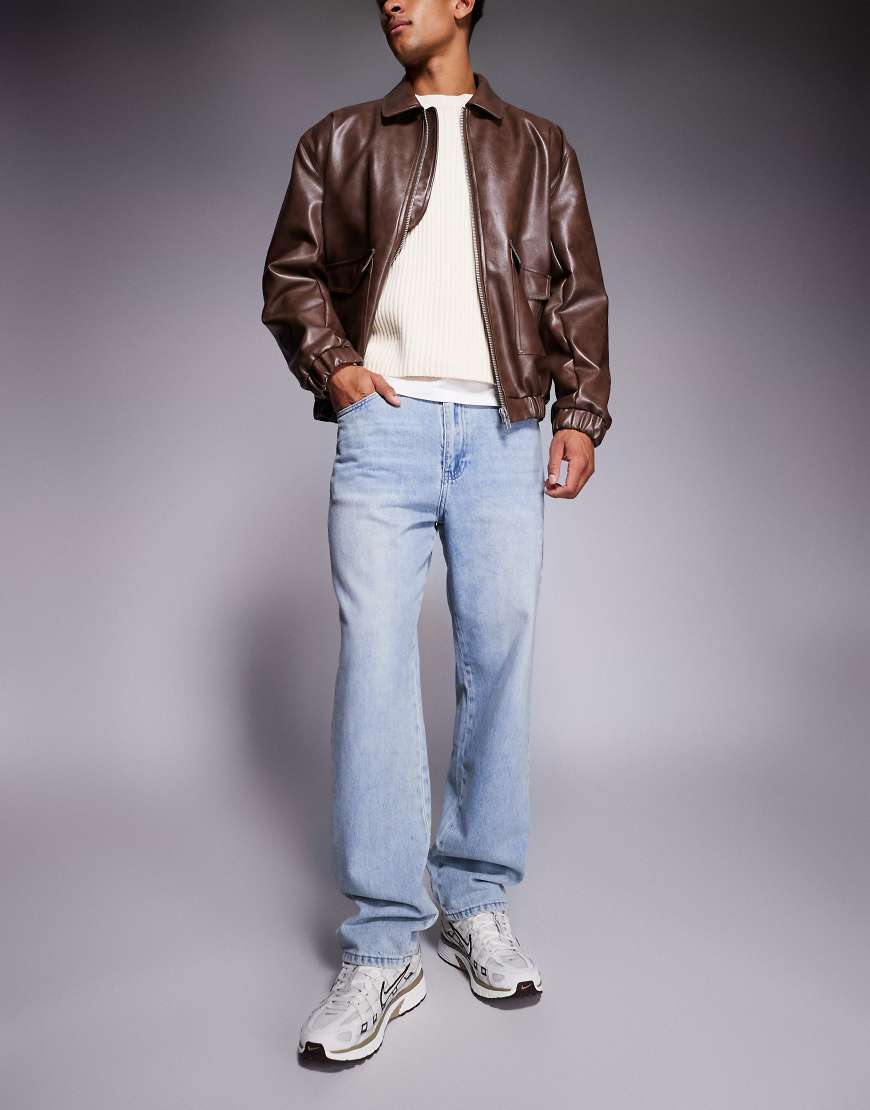 Faded Store - Jeans in Blau mit Monogramm von Faded Store