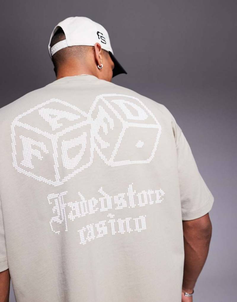 Faded Store - T-Shirt in Hellbeige mit farblich abgesetztem Würfelprint am Rücken-Neutral von Faded Store
