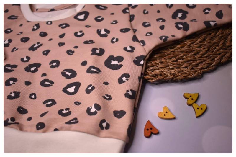 Babysweater in Leooptik Babysweater in Leooptik von FadenFanti