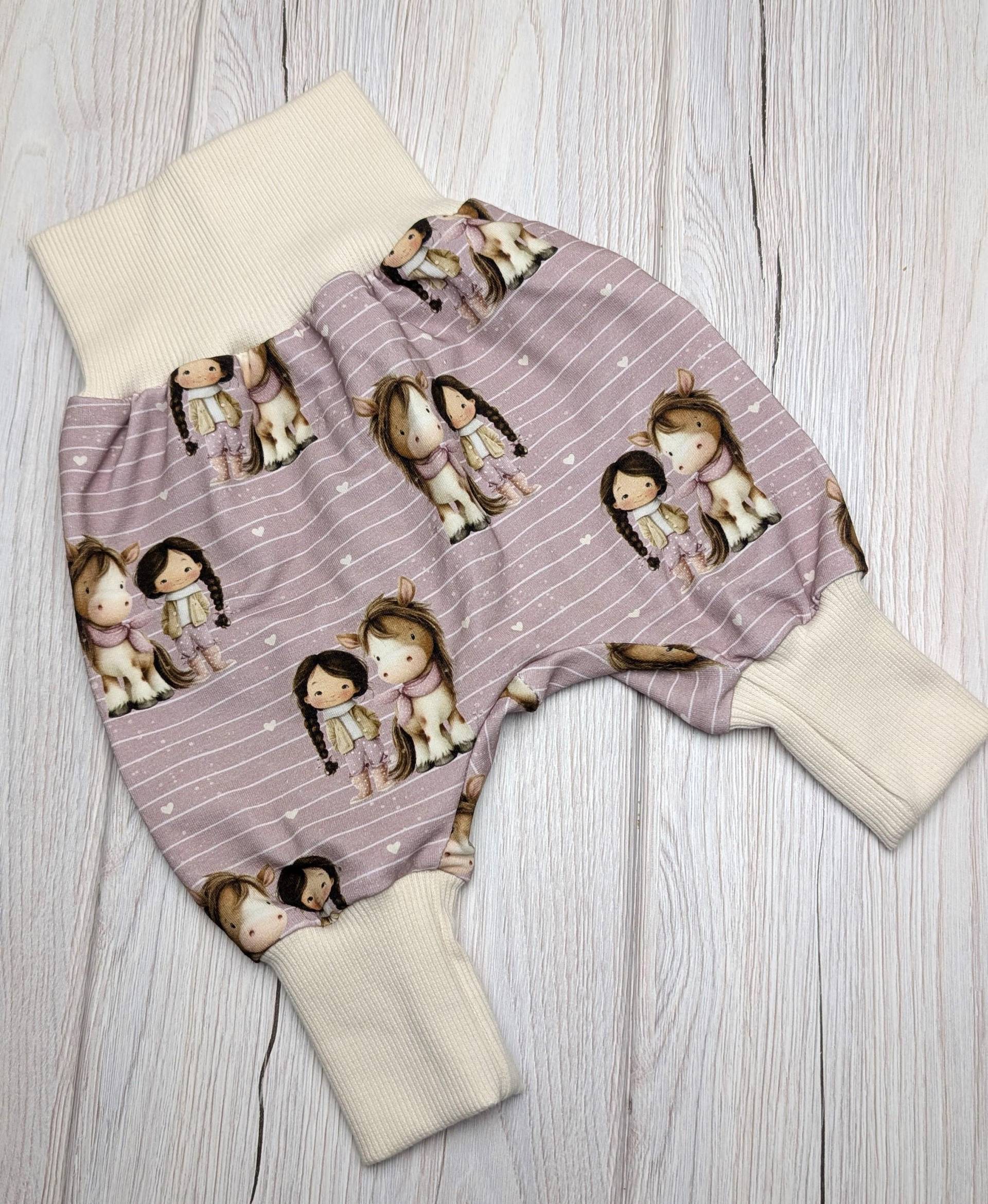 Baby-Set Hose, Halstuch Und Mütze Mit Mädchen Pferd | French Terry Hose Mitwachshose Gr. 44-104, Pony, Pferd, Einhorn, Winter von FadenTwist