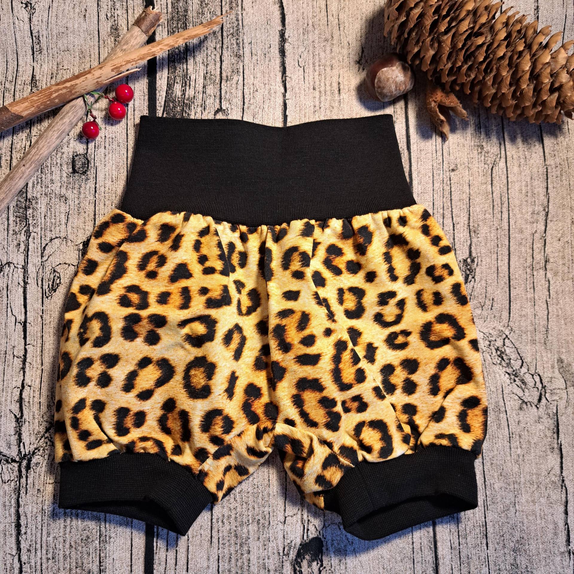 Baby Pumphose Größe 56 - Leoprint Baby Pumphose Größe 56 - Leoprint von Fadendurcheinander