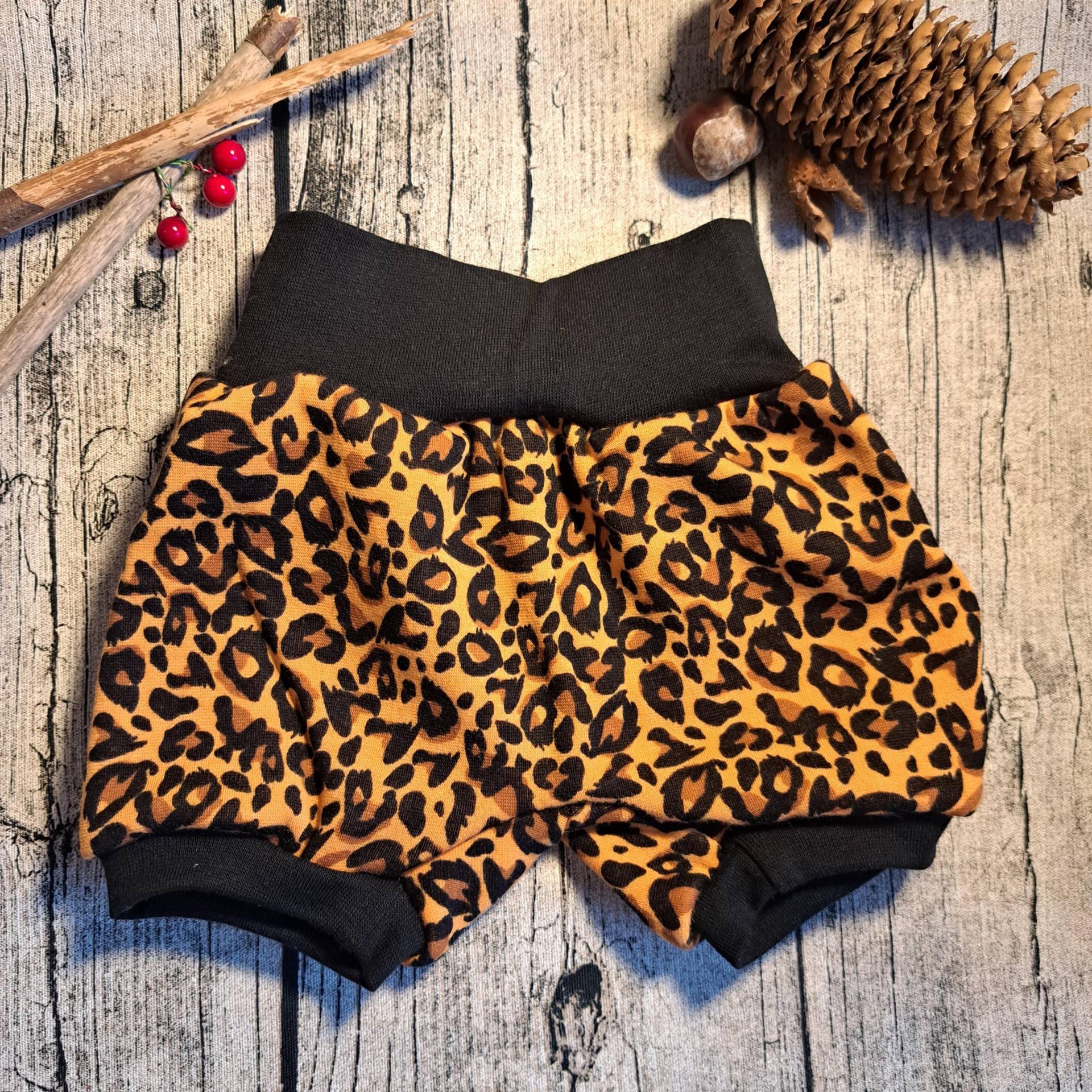 Baby Pumphose Größe 56 - Leoprint Baby Pumphose Größe 56 - Leoprint von Fadendurcheinander