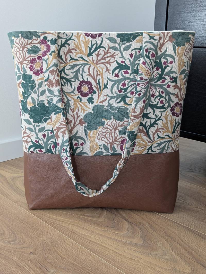 Handgemachter Shopper Mit Innentaschen Und Magnetknopf in Floralem Design Braunem Kunstleder Einkaufstasche Tragetasche Arbeitstasche von Fadenkult