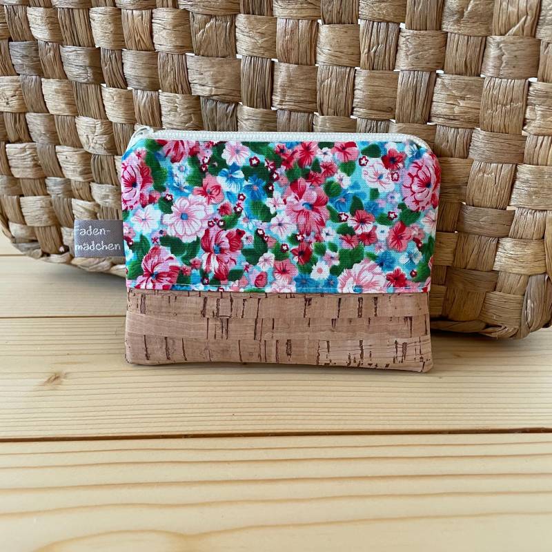 Kleines Schlüsseletui Jonna Aus Kork Und Baumwolle in Blau Mit Blütenmuster Mini-Geldbörse Schlüsseltasche Schlüsseltäschchen von Fadenmaedchen