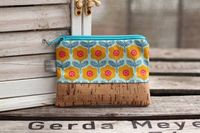 Kleines Schlüsseletui Prilblumen Aus Kork Und Baumwolle in Petrol Braun Mini-Geldbörse Schlüsseltasche Schlüsseltäschchen von Fadenmaedchen