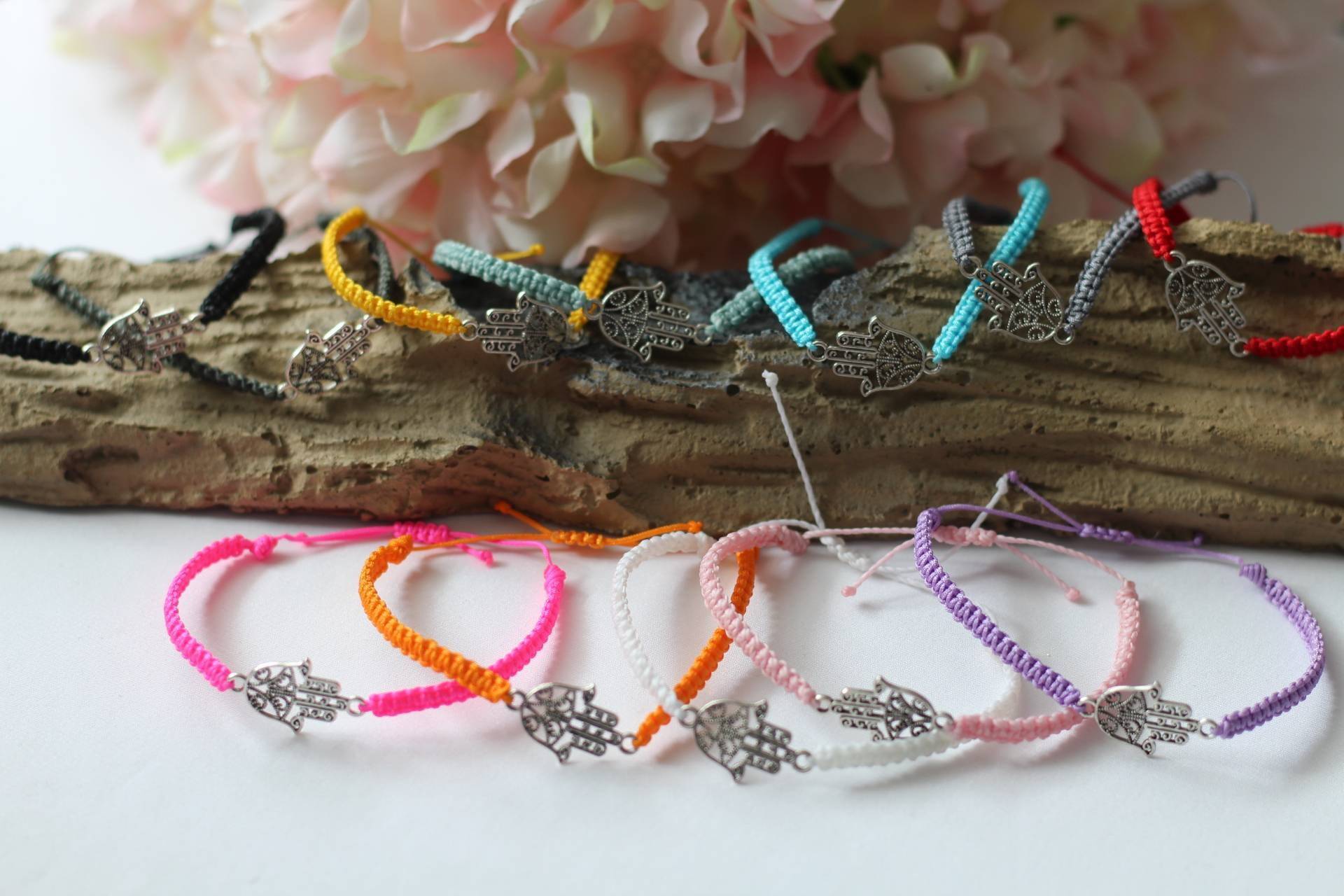 Makramee Armband - Geknüpftes Hand Of Fatima Makramee Armband - Geknüpftes Hand Of Fatima von Fadenspielbylisa