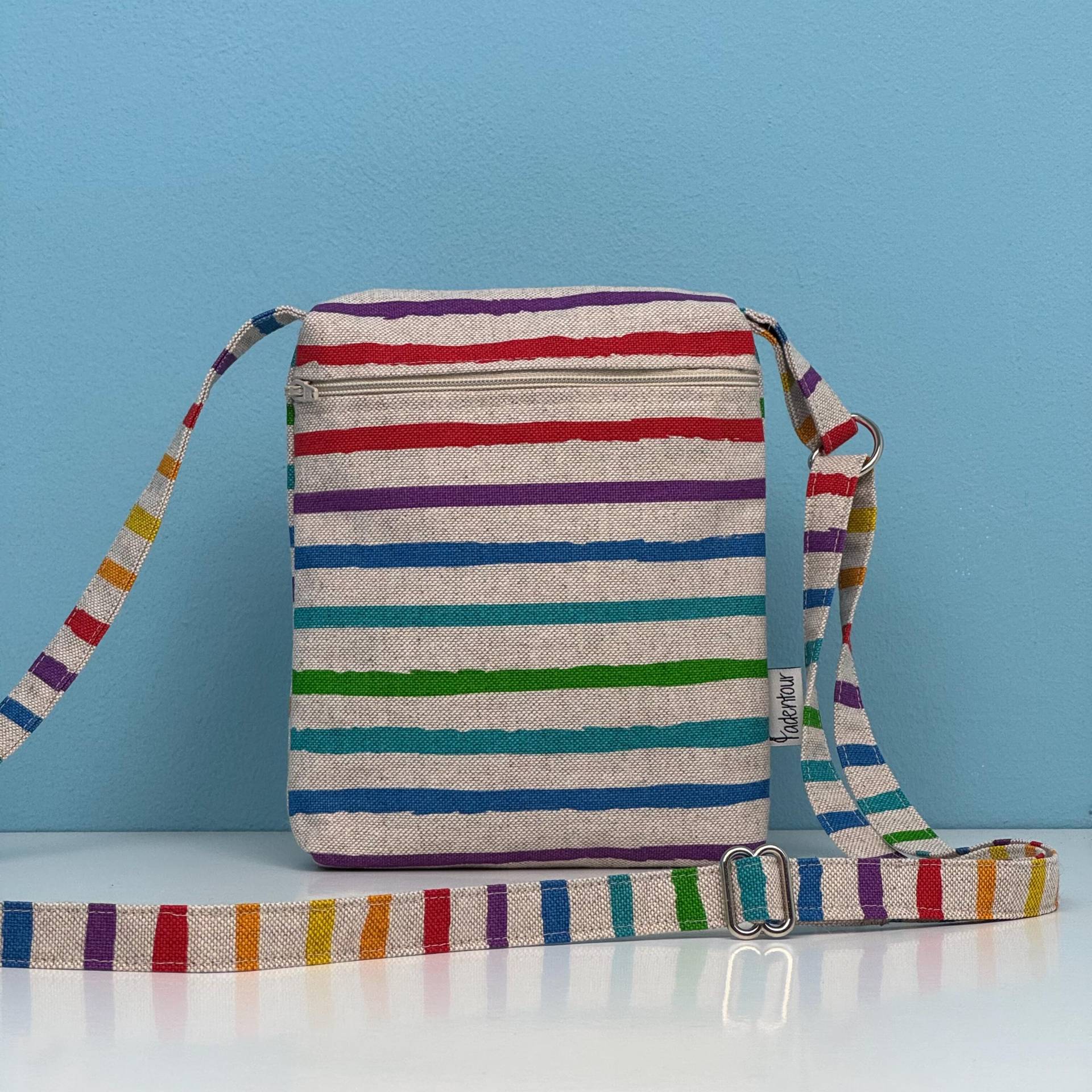 Handytasche "Regenbogen" Zum Umhängen Handytasche "Regenbogen" Zum Umhängen von Fadentour