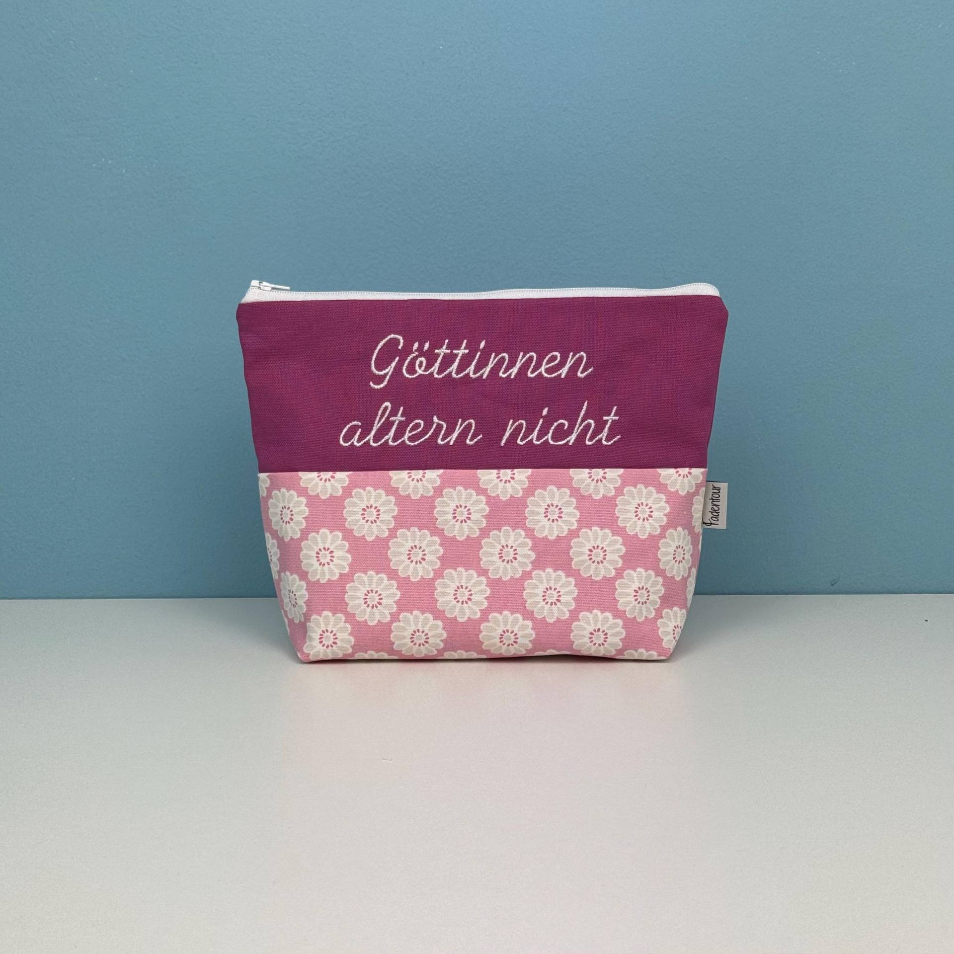 Kulturbeutel "Göttinnen Altern Nicht" | Margerite, Rosa von Fadentour