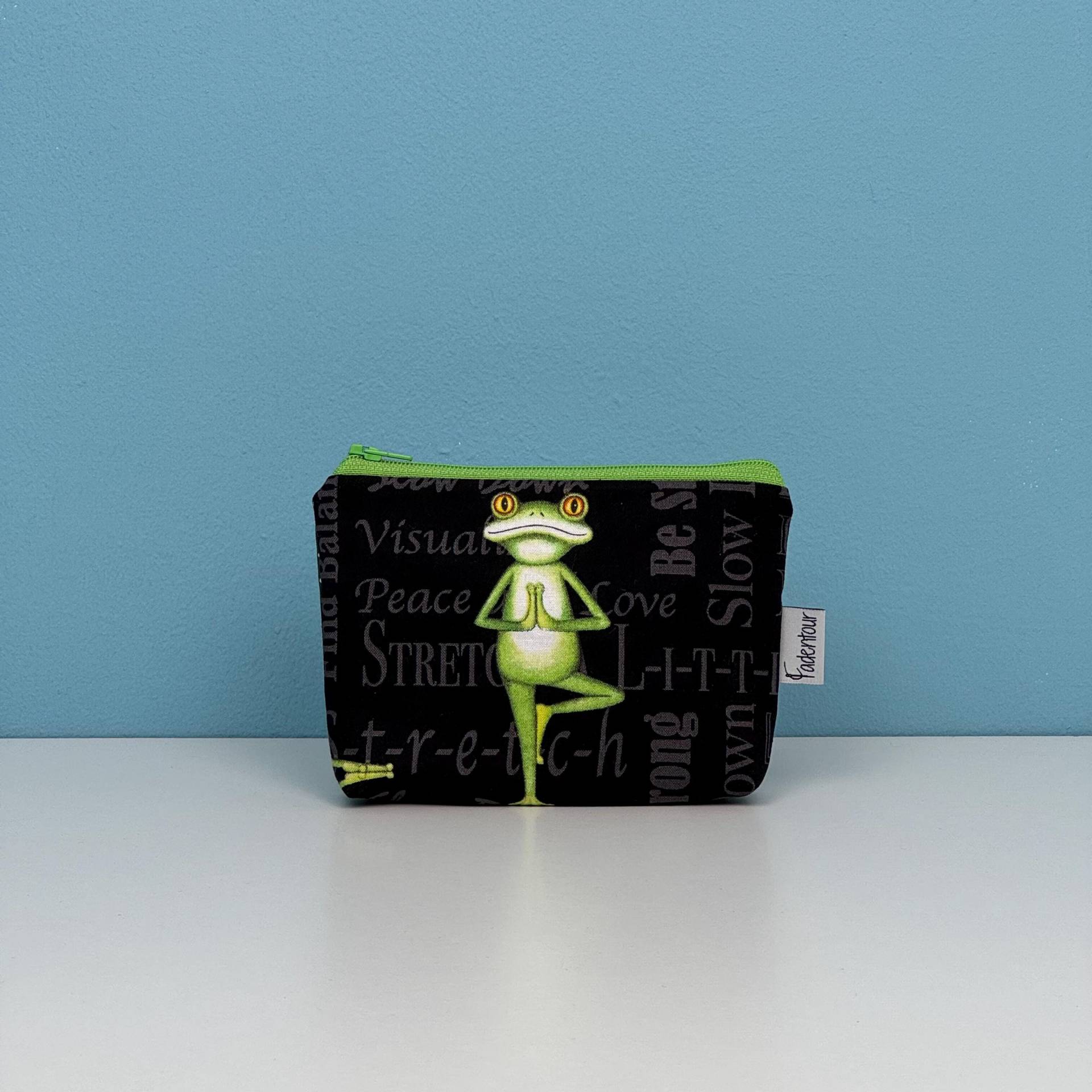Täschchen "Peace" Mit Yoga Frosch Täschchen "Peace" Mit Yoga Frosch von Fadentour