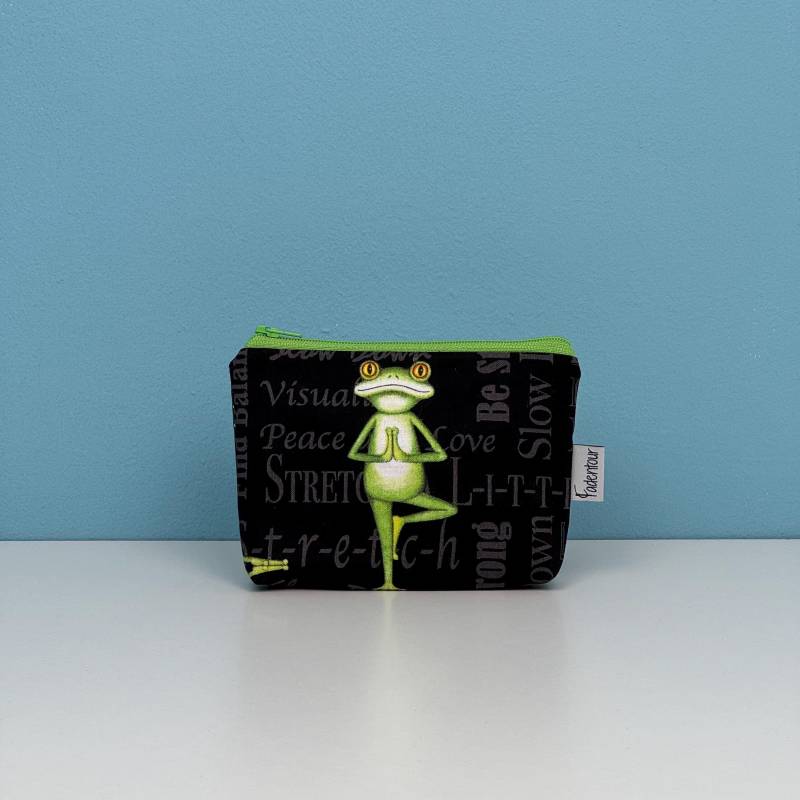 Täschchen "Peace" Mit Yoga Frosch Täschchen "Peace" Mit Yoga Frosch von Fadentour