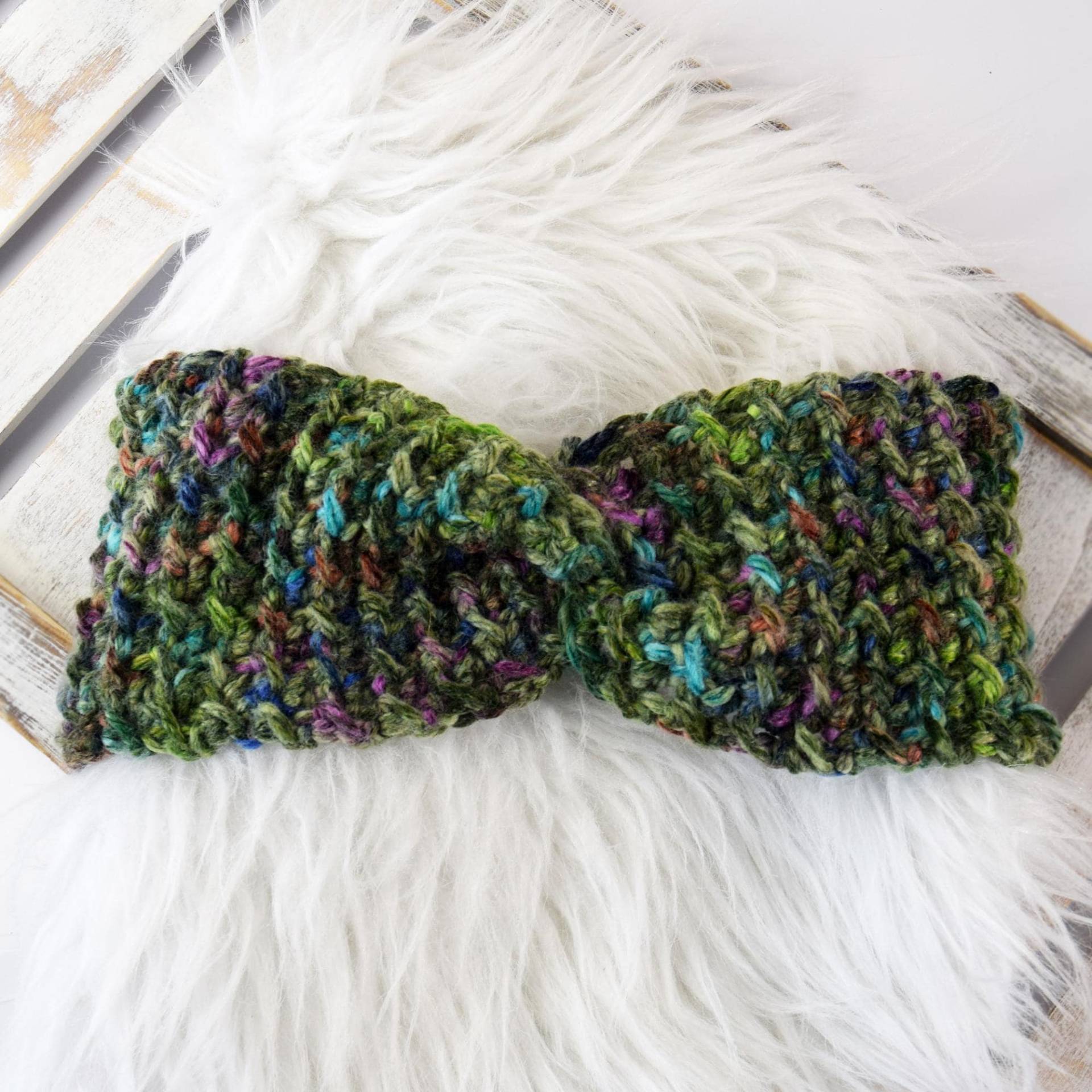 Stirnband Mit Twist Damen Gehäkelt, Knotenstirnband Warm, Ohrenschützer, Strukturmuster, Grüntöne Mehrfarbig Melange, Herbst/Winter, Breit von FadenundFunkelDIY